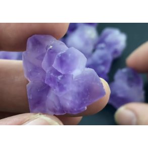 Natur rå ametyst tand og blomster