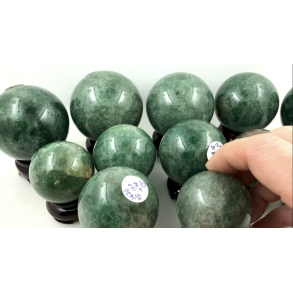 Grøn jordbær kvarts kugle