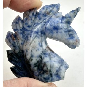 Sodalit i kvarts enhjørning