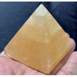 Honning calcit pyramide-2