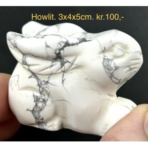 Howlit. 3x4x5cm. 