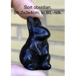 Sort obsidian. 2x3x4cm. 