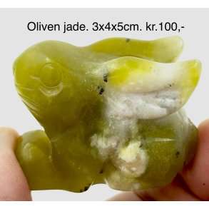 Oliven jade. 3x4x5cm. 
