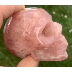 Rosakvarts kranie 4,5x5x7,5cm. 