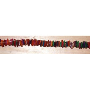 regnbue perlemor, 8x8mm firekant,  80cm lang.