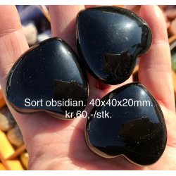 Sort obsidian hjerte. 40x40x20mm
