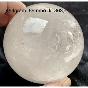 Stor bjergkrystal kugle  454gram. 69mm. 