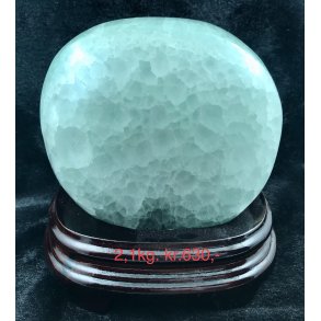 Free form flourit 2,1kg. 