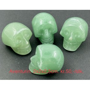 Grn aventurin. 2x2x2,5cm. 