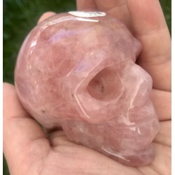 Rosakvarts kranie 4,5x5x7,5cm. 