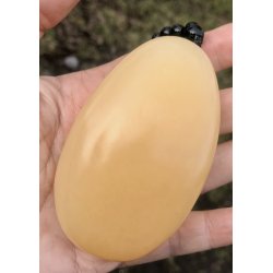 Gul honing calcit hndstykke. Ca. 200gram. 9cm