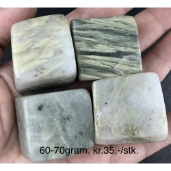 Chalcedon grn lommesten 60-70gram. 