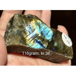 Labradorit 1/2 poleret og 1/2 r�, 116gram. 