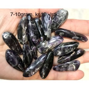 Sort / mrk ametyst tand. 7-10gram. 
