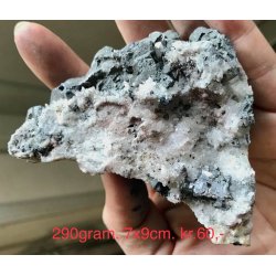 Kvarts, Galena, Dolomit og chalcopyrit. 290gram