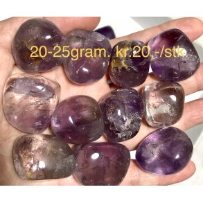 Lys ametyst lommesten. 20-25gram. 