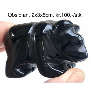 Sort obsidian. 2x3x5cm. 
