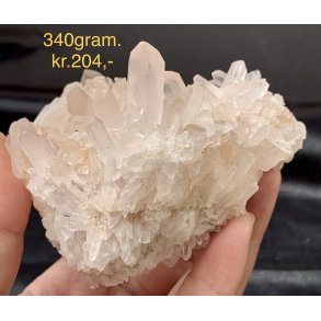 Stor bjergkrystal klynge 340gram. 