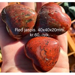 Rd jaspis hjerte. 40x40x20mm. 