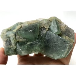 Grn flourit kubus klynge. 601gram. 