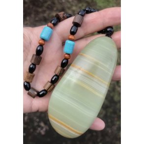 Grn calcit hndstykke. Ca.200gram. 9cm.