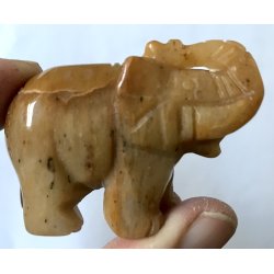 Gul jade elefant. 3x5cm. 