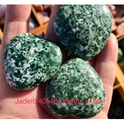 Gr�n jade hjerte. 40x40x15mm