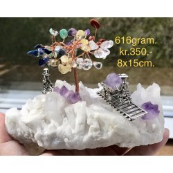 Bjergkrystal+ametyst og 7chakra tr med minerarbejde, 616gram. 