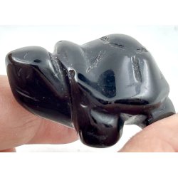 Sort obsidian. 2x3x4cm. 