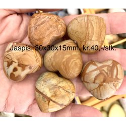 Jaspis beige hjerte. 30x30x15mm
