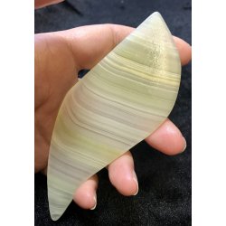 Calcit gua sha. Ca. 4x11cm