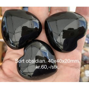 Sort obsidian hjerte. 40x40x20mm