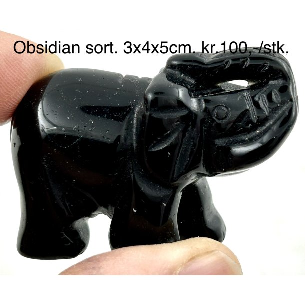 Obsidian sort. 3x4x5cm. 