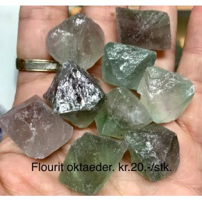 Flourit okteader