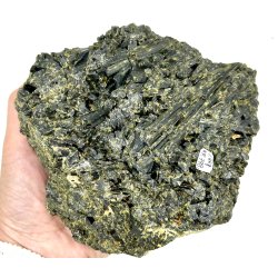 Natur r turmalin grn 1,9kg. 