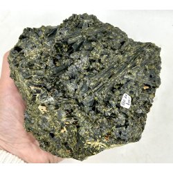 Natur r turmalin grn 1,9kg. 