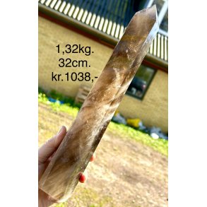 Stor rgkvarts trn 1,32kg. 32cm. 