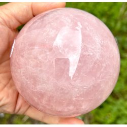 Rosakvarts kugle 1,2kg. 10cm. 