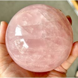 Rosakvarts kugle 878gram. 85mm. 