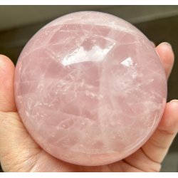 Rosakvarts kugle 878gram. 85mm. 