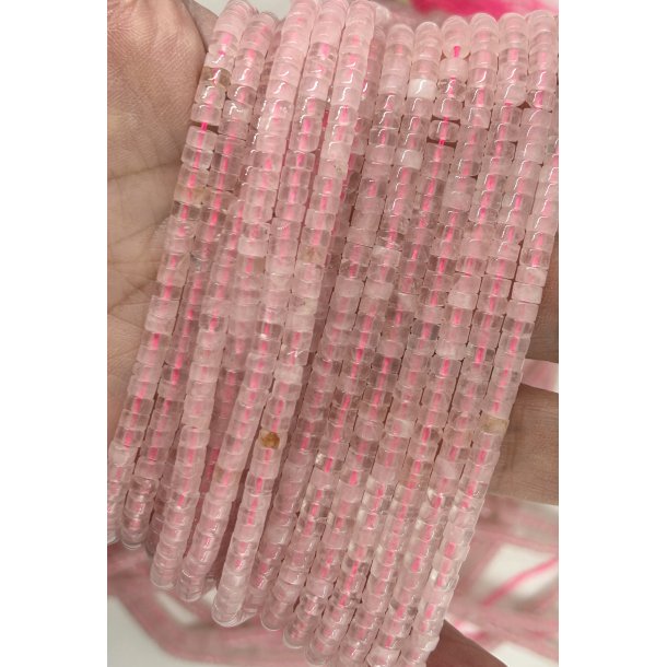 Rosakvarts 2x4mm skive. 38cm lang. Nr4.  