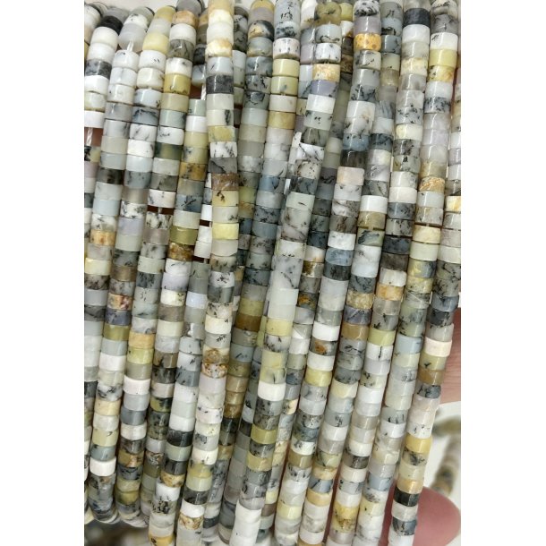 Sort opal  2x4mm skive. 38cm lang. Nr3