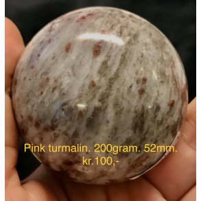 Pink turmalin kugle.